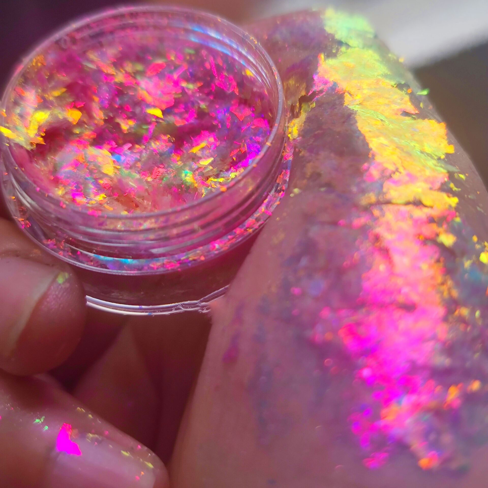 Блестящие хамелеоновые опаловы – обзор и цена Eyeshadow Glitter Pigment