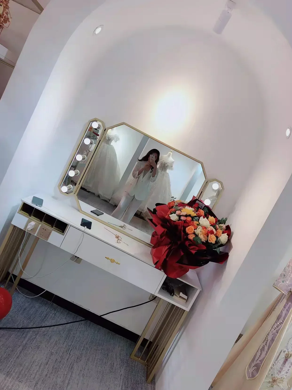 Фотостудия рок-комод для макия – обзор и цена Beauty And Makeup Studio