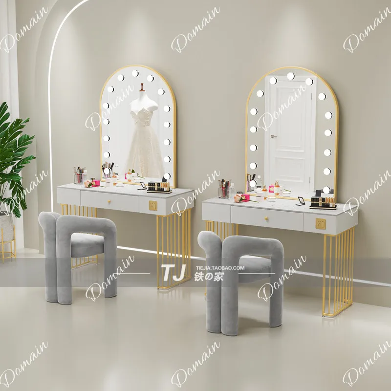 Профессиональный туалетный сто – обзор и цена Beauty And Makeup Studio
