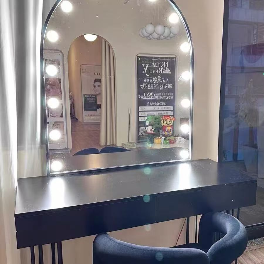 Туалетный столик для студии в  – обзор и цена Beauty And Makeup Studio