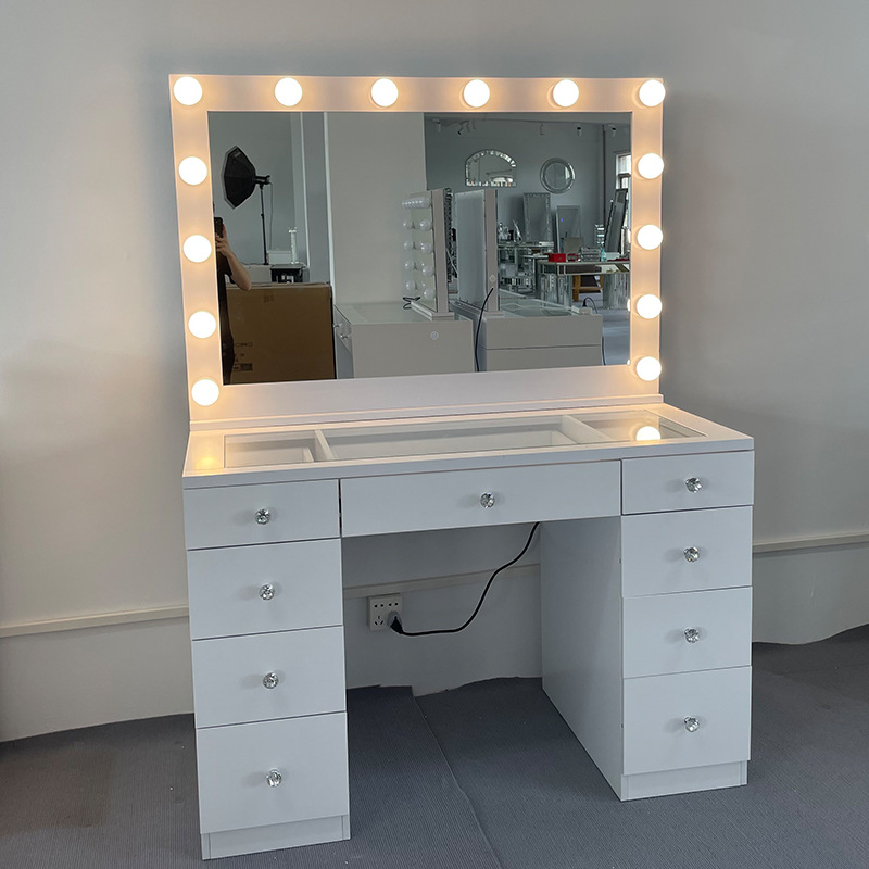 Пятно Интернет-студия знаменит – обзор и цена Beauty And Makeup Studio