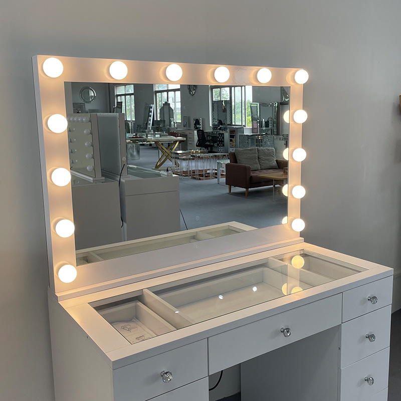 Пятно Интернет-студия знаменит – обзор и цена Beauty And Makeup Studio